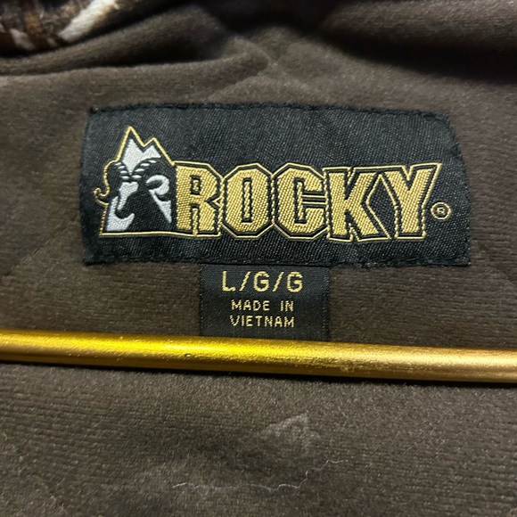 Rocky camouflage hunting jacket. Clean like new. Realtree pattern. - Picture 2 of 3